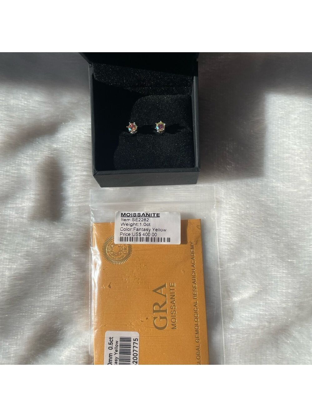 1.0 ct Moissanite earrings - Picture 2 of 5